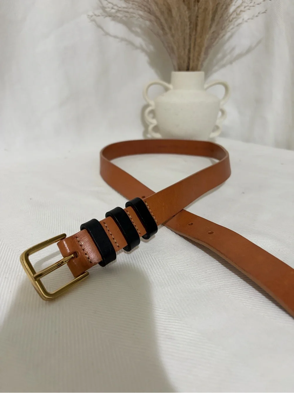 Club Monaco Women’s Belt Brown black Leather Gold Buckle Minimalist Neutral S